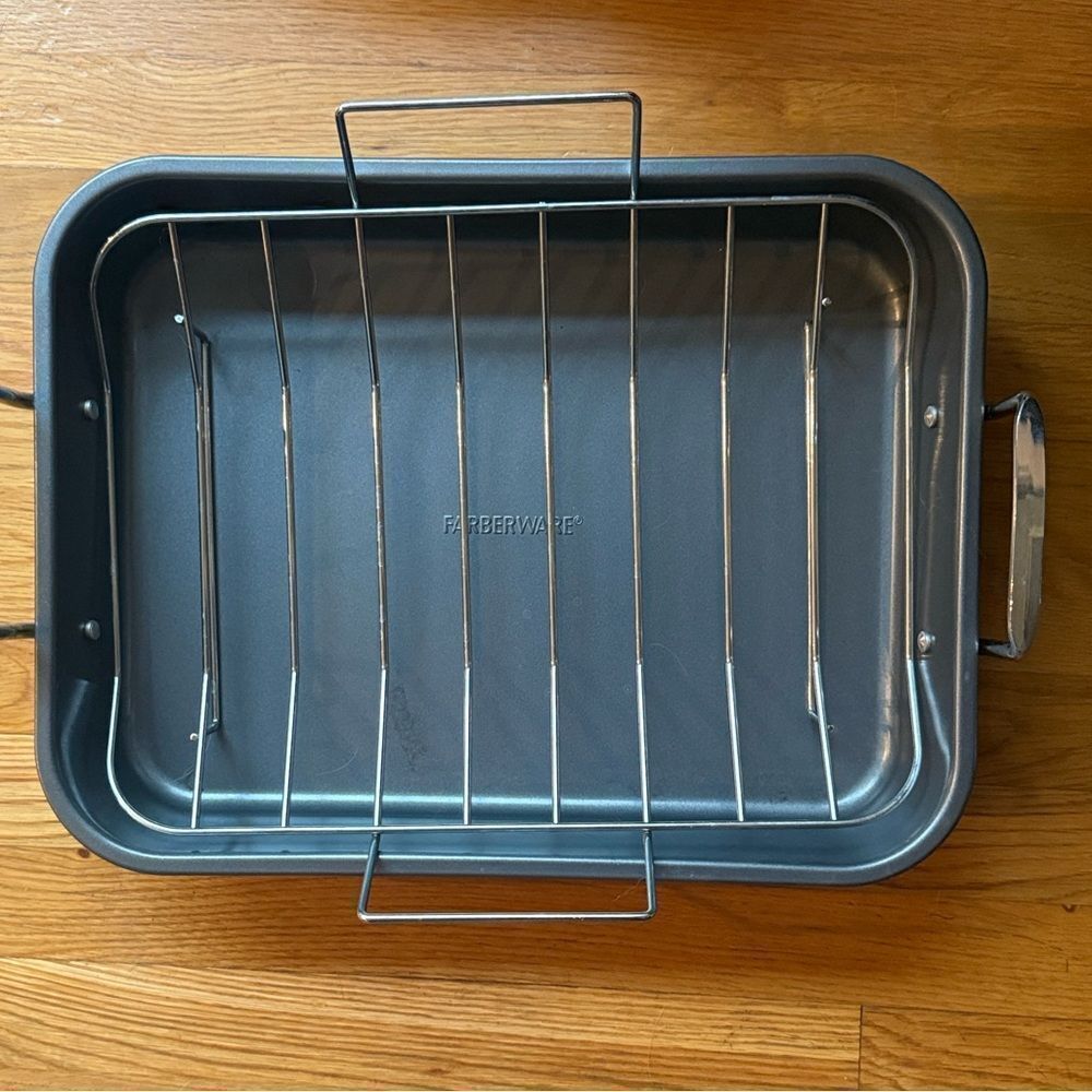 Farberware Roasting Pan with Rack! - Picture 5 of 5